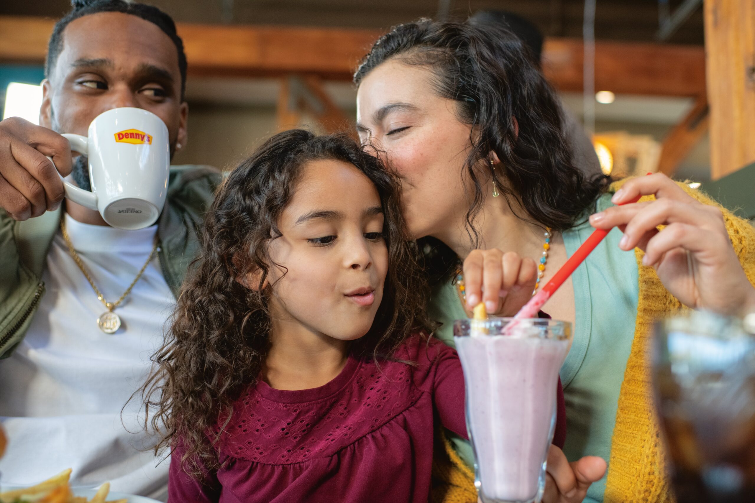 Denny’s Canada invites guests to enjoy a sweet treat in support of women’s health